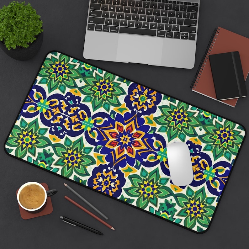 Colorful Floral Table Mat, Sty - Office Table Accessories Unique recension och pris